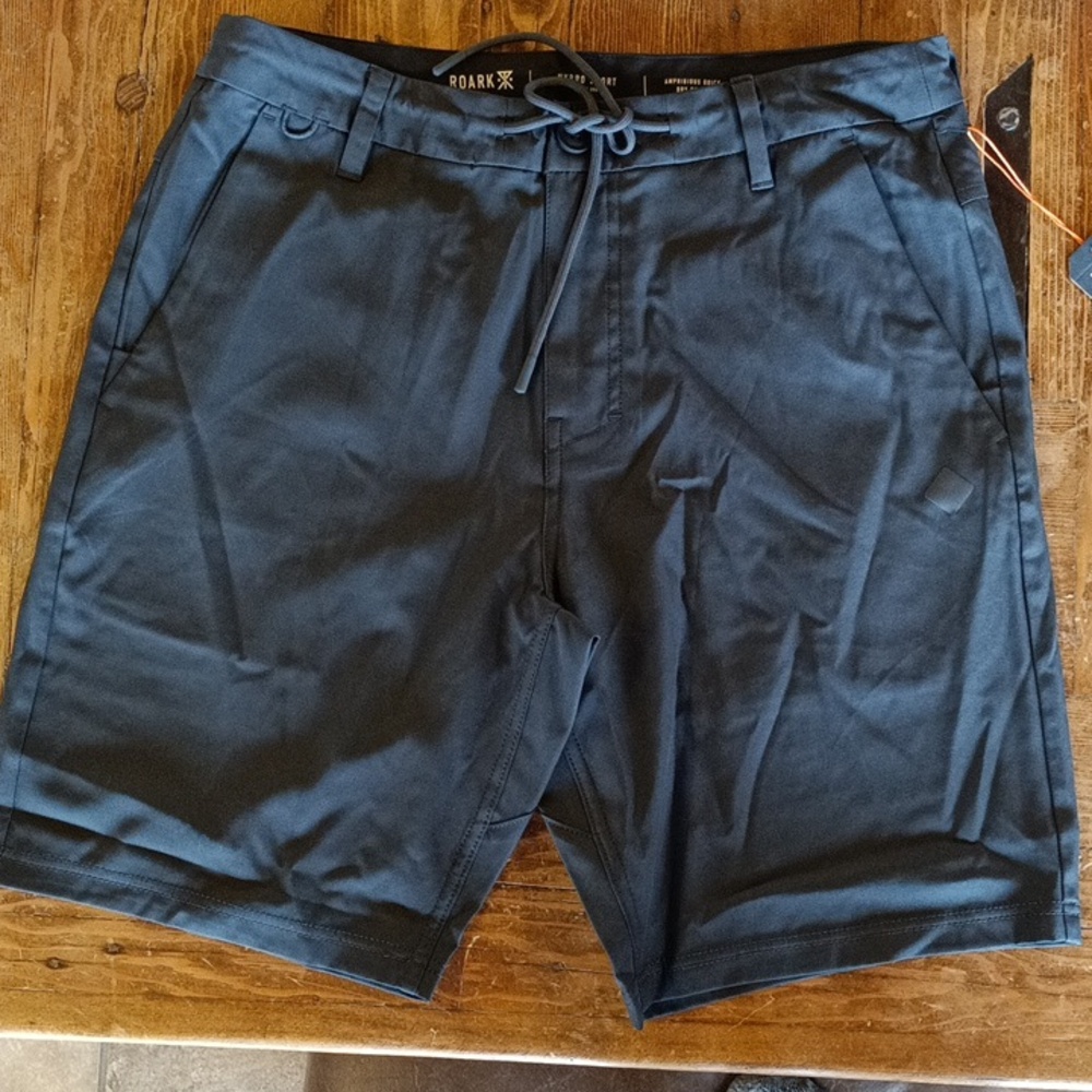 Men's Roark black shorts